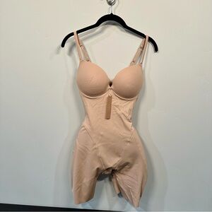 SKIMS Ultimate Body Butt & Hip Enhancing Mid-Thigh Bodysuit | Clay | NWT